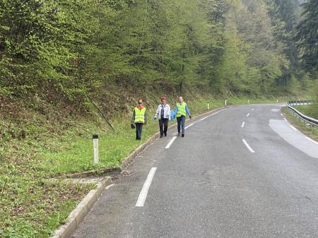 7CC5A209-6E1E-4EEA-8EE2-726D76D4CD05